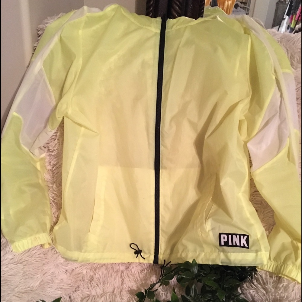 Women’s Wind Breaker